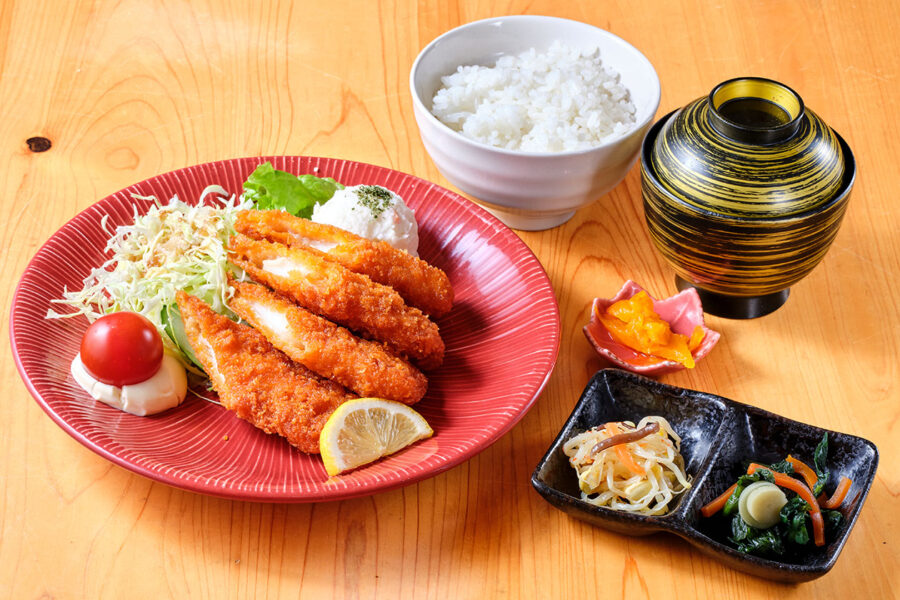 イカフライのレモン煮 単品638円/定食990円 ※写真は定食です
