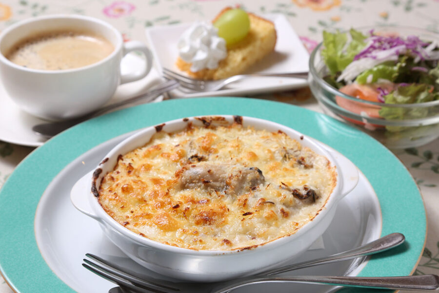 かきドリアランチ　1,930円　※ミニサラダ、プチデザート、ソフトドリンク付き