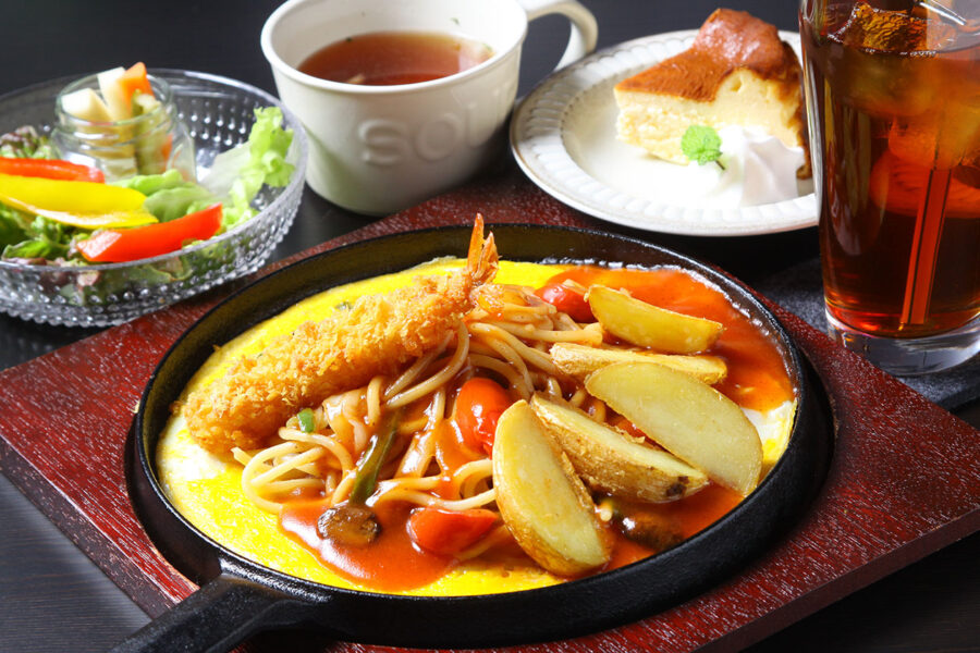 鉄板あんかけスパ　ケーキセット 　1,595円