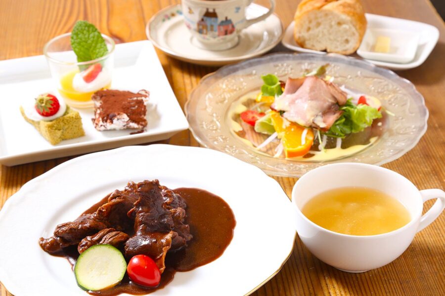 選べるメインの【8品コース（5,500円）】