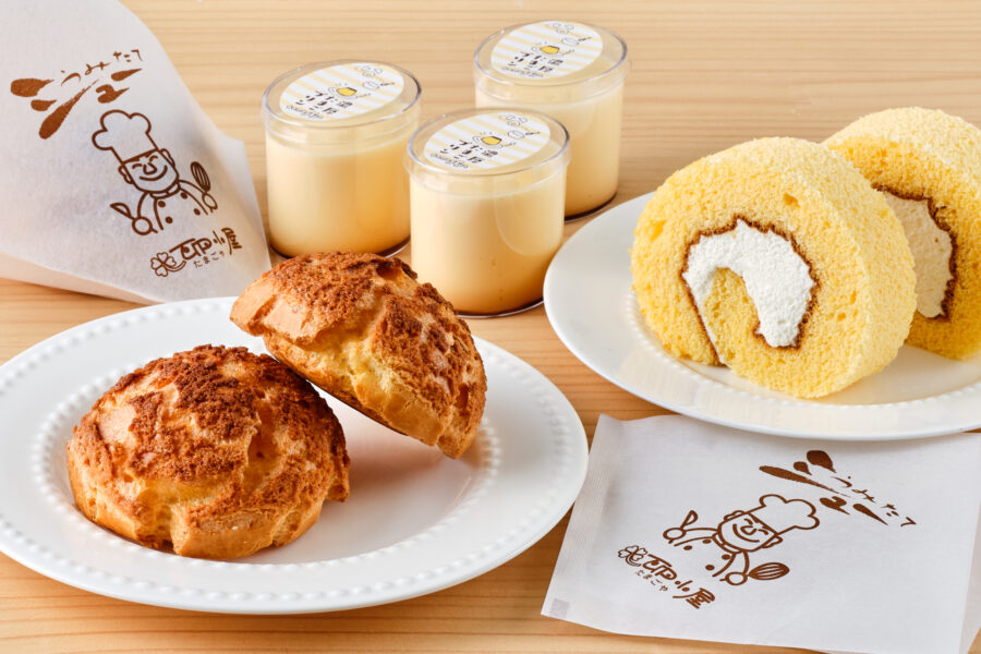 サクサクうみたてシュー346円、たまっこロール(カット)292円、濃厚たまごプリン346円