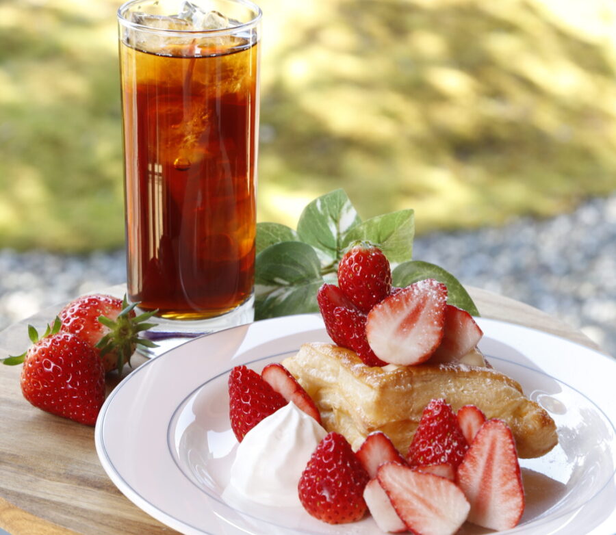 季節のフルーツカスタードパイ 単品850円