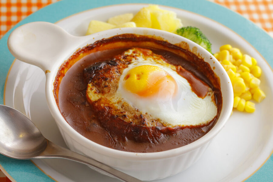 月見デミ煮込みハンバーグ