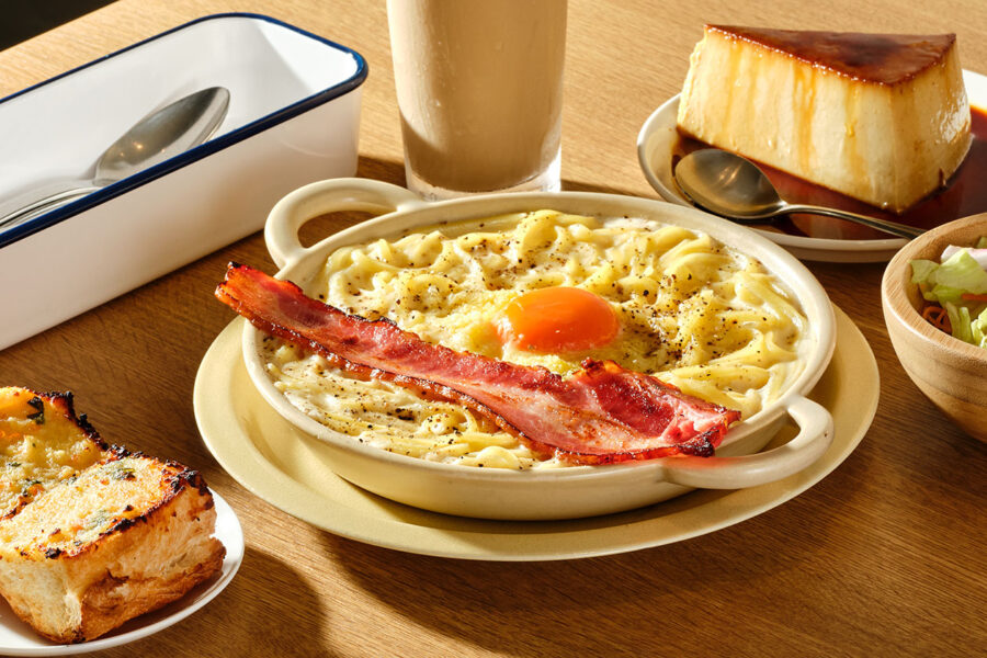3種類から選べるデザートセット　2,250円～　※パスタは「長すぎるベーコンのカルボナーラ」