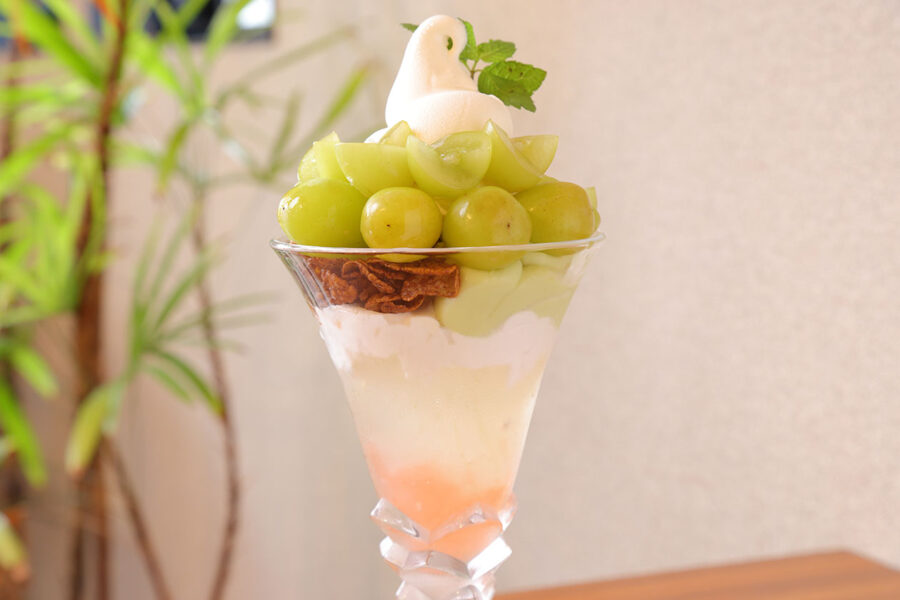 シャインマスカットパフェ　1,650円