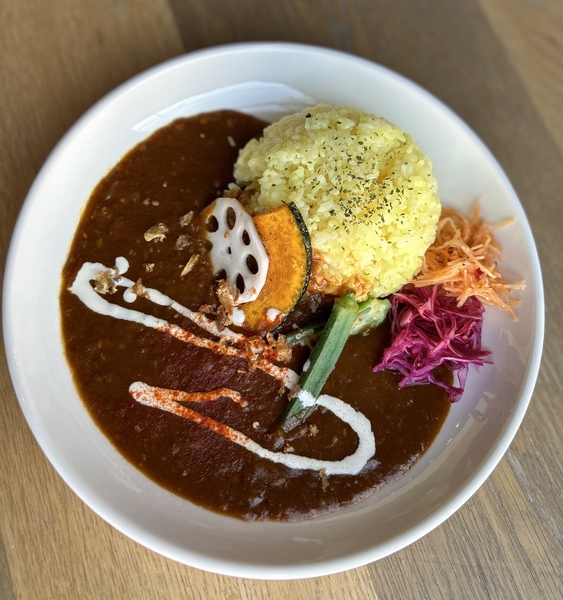 雨の日の特効薬。スパイスカレーで元気と温かさをチャージ！