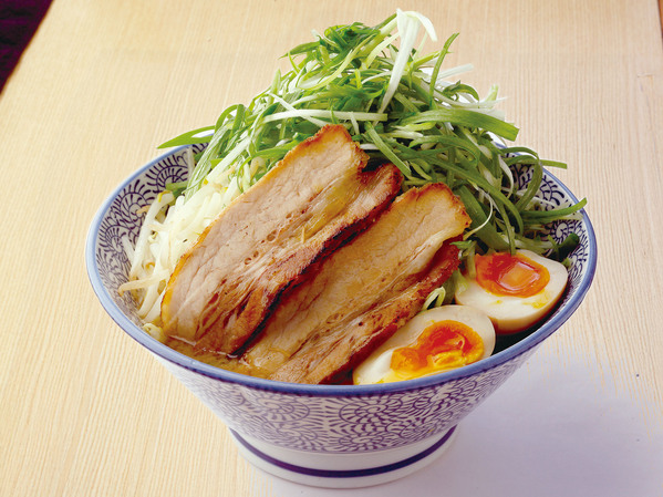 「東京ガツ盛り二郎らーめん」（並）が毎月26日は990円→500円に！｜幸田町