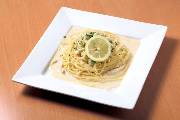 レモン果汁を使用した爽やかな酸味とクリーミーなソースが絶妙なパスタは8月までの期...