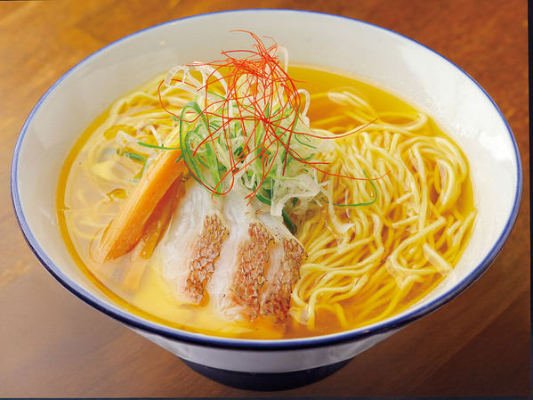 天然真鯛の旨味が濃いのに後味サッパリ！！まだまだ暑い夏にピッタリの一杯♪