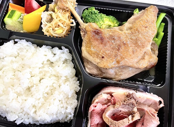 本日9/1は第一月のためランチのみの営業です。
お席まだまだ空いております。
...