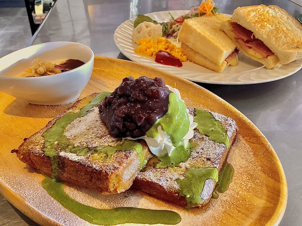 朝9時からのモーニングしか味わえない『抹茶小倉フレンチトースト』『ハムチーズサン...
