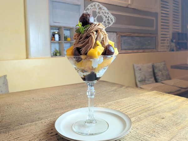 栗とほうじ茶のモンブランパフェ



