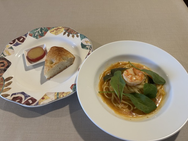 選べるメニューに生パスタメニューが入りました。