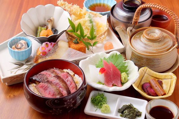 オーシャンビューを眺めながら、A5ランクの「みかわ牛」を堪能｜蒲郡市