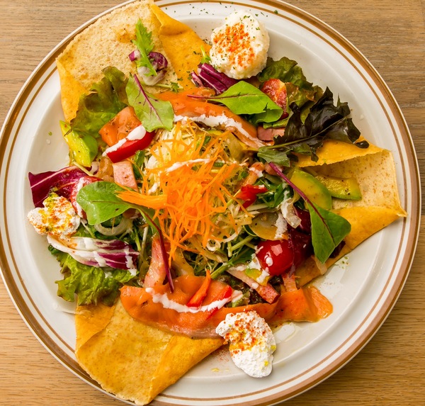 『サラデリガレット』「『デミハヤシオムライス』など５種のランチに季節デザート『カ...