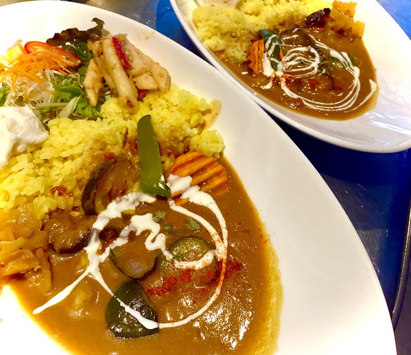 【本日の選べるランチ】一年ぷり登場の『オリジナルカレー』❗️『サラデリ生ハムガレ...