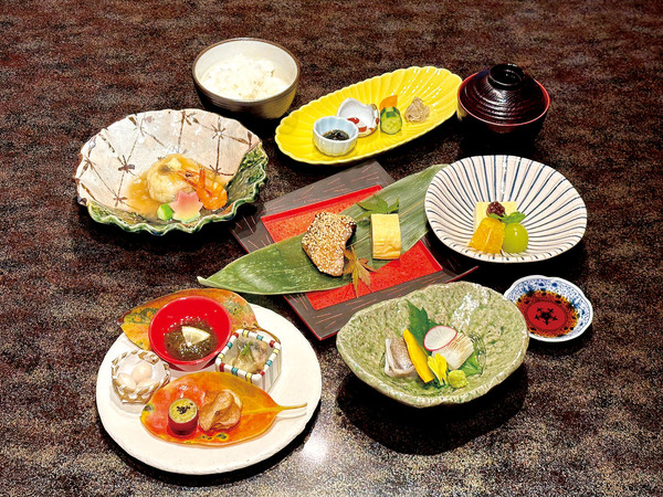 個室でゆったり贅沢ランチタイム♪土日もOK!! 昼「ミニ会席」も新登場!!｜西尾...