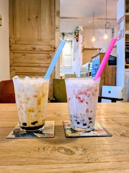 只今のランチドリンクは+¥150で黒糖タピオカミルク
(沖縄黒糖、西尾いちご)...