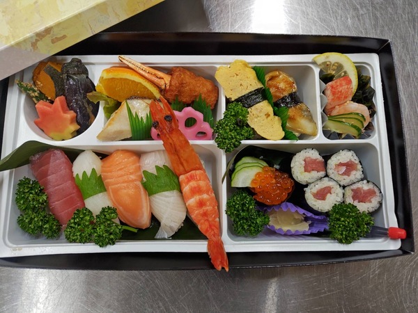 ◆ ご希望に応じてお作りする “特別な一折” ◆