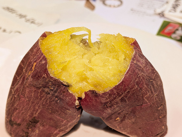 クーポン持参で焼き芋プレゼント!!ぜひ活用して♪｜碧南 丸じゅん