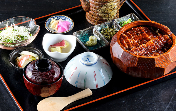 肉厚で身が柔らかい希少な「青うなぎ」を楽しんで♪