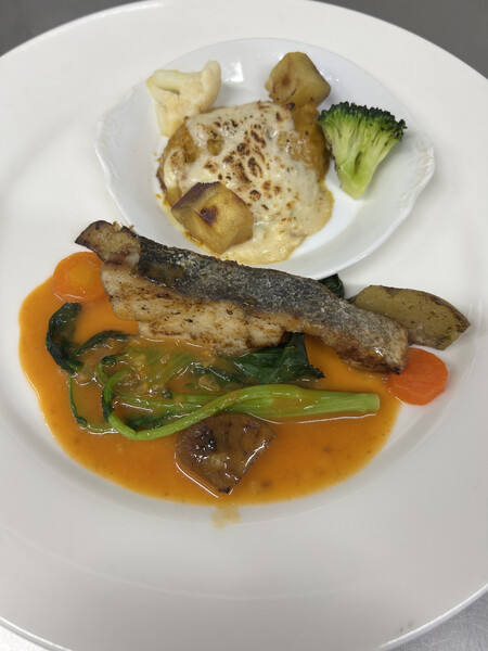 メイン料理にお魚料理登場