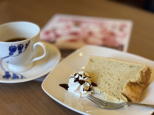 季節のコーヒー＆シフォンケーキがおすすめ！