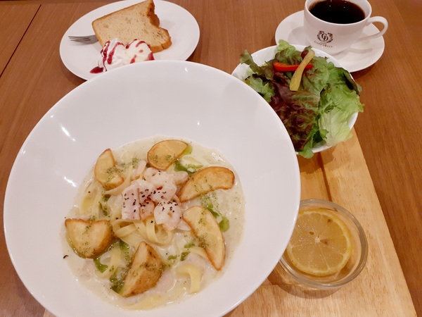 期間限定バジルクリームパスタが始まりました♪