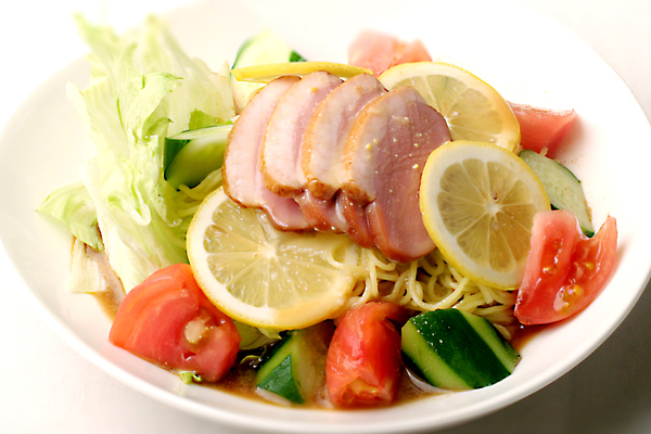 夏季限定「鴨とレモンの冷麺」