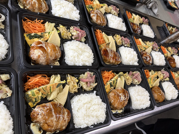 本日のテイクアウト、まだまだ受付中です！本日5/15お席空いております♪
ご予...