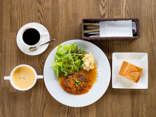 8月に入って暑い日が続きます。体調気をつけてください
本日8/2ランチディナー...