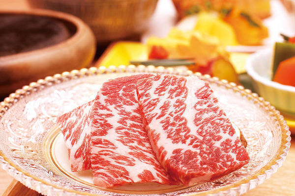 11月は国産牛の石焼き!! 秋の食欲を満たす豪華な逸品
