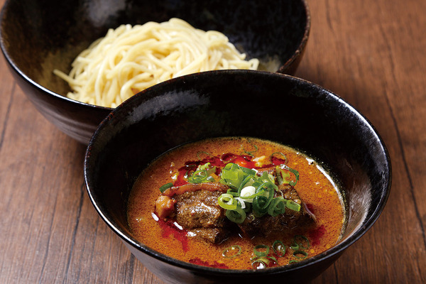 知る人ぞ知る、隠れ人気メニュー♪「担々カレーつけ麺」は一度食べたらヤミツキに!!