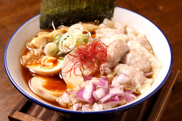 ＼新メニュー／雲呑醤油蕎麦