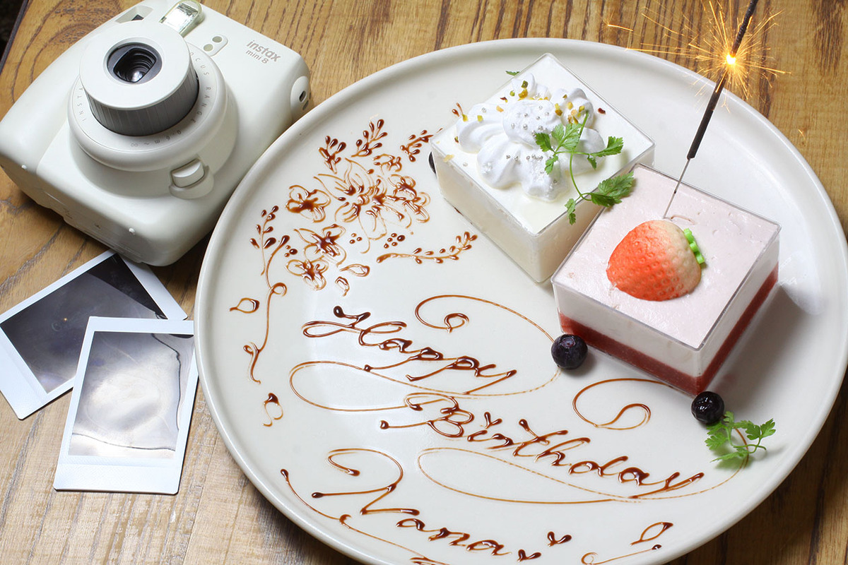 【記念日・誕生日に】キューブケーキでサプライズお祝いプラン